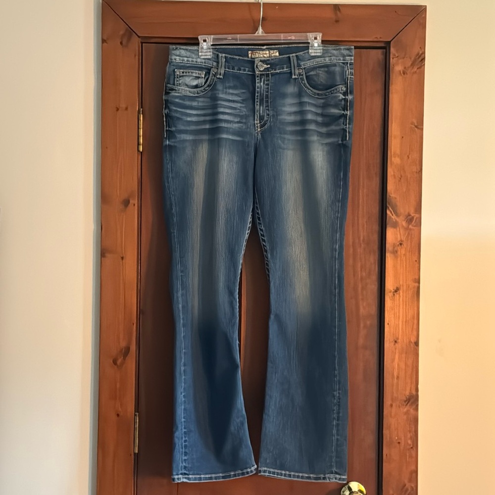 Like new BKE Drew bootcut jeans 33x31.5”